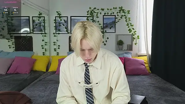 Snapshot of Ron_Vils chatting on 03/02/25, 05:33 Ron Vils online show from 03/02/25, 05:33