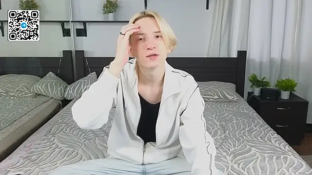 Snapshot of Ron_Vils chatting on 09/21/25, 05:31 Ron Vils online show from 09/21/25, 05:31