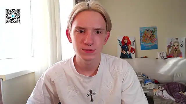 Snapshot of Ron_Vils chatting on 10/22/25, 09:42 Ron Vils online show from 10/22/25, 09:42