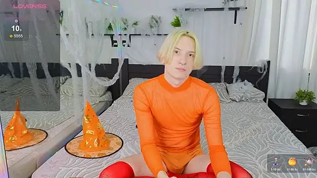 Snapshot of Ron_Vils chatting on 10/31/25, 06:25 Ron Vils online show from 10/31/25, 06:25