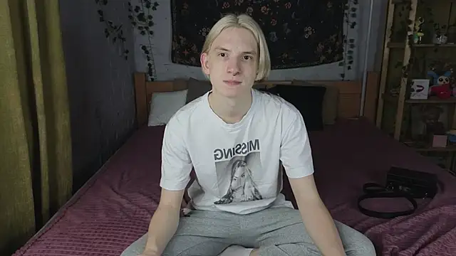 Snapshot of Ron_Vils chatting on 12/04/25, 08:34 Ron Vils online show from 12/04/25, 08:34