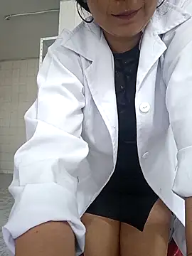 Megan jennerr online show from 11/28/25, 02:31