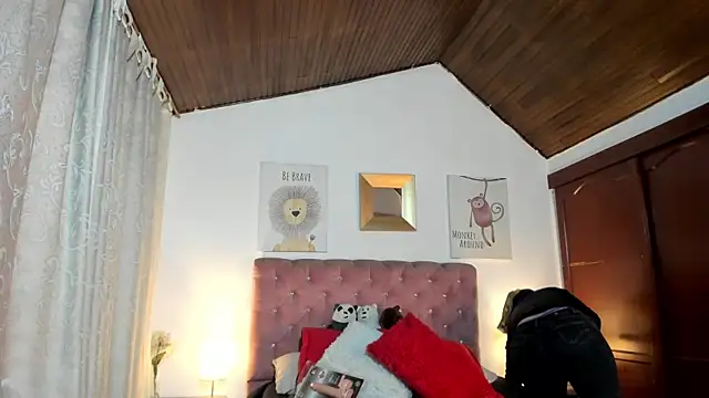 CelessteRedds online show from 04/17/26, 11:46