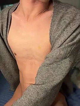 ADilil online show from 04/29/26, 02:04