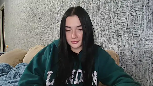 Snapshot of Liana_diva chatting on 01/18/26, 02:43 Liana diva online show from 01/18/26, 02:43