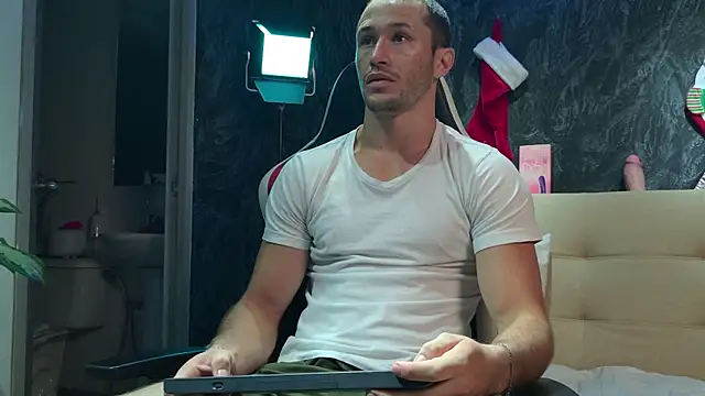 AxelFairchaild online show from 12/05/25, 01:42