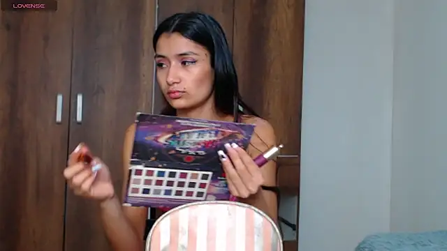 Snapshot of conni_f00x chatting on 02/15/25, 12:43 conni f00x online show from 02/15/25, 12:43