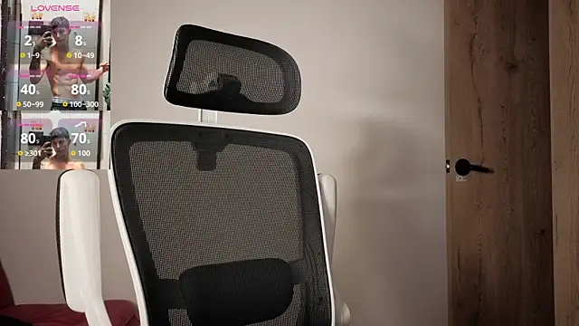 Cristopher23  online show from 12/15/25, 09:35