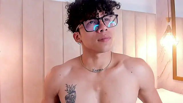 AkazaBoy  online show from 11/27/25, 04:36