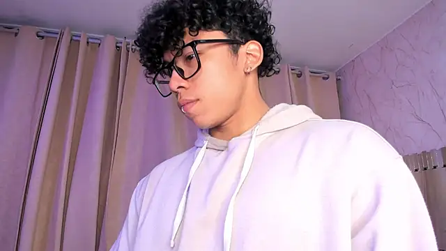 AkazaBoy  online show from 01/09/26, 04:48