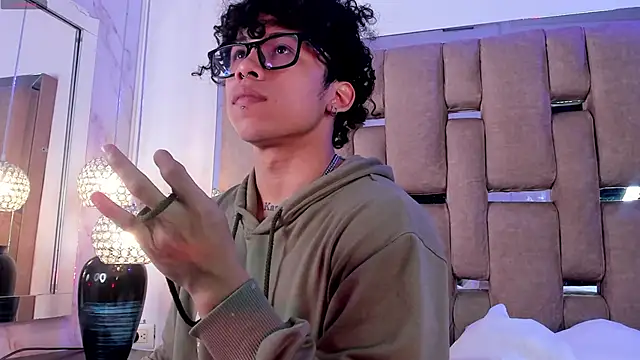 AkazaBoy  online show from 03/04/26, 05:02