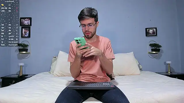 ETHAN ADAM online show from 01/04/25, 08:27