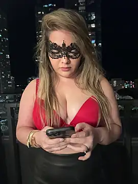 Snapshot of famous_indian_girl chatting on 06/21/26, 04:04 famous indian girl online show from 06/21/26, 04:04