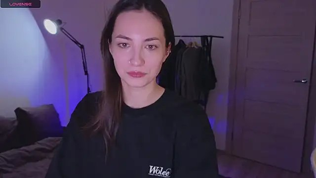 Snapshot of Space_X_Roxy_ chatting on 12/09/24, 03:44 Space X Roxy  online show from 12/09/24, 03:44