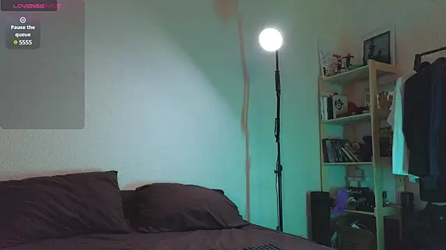 Snapshot of Space_X_Roxy_ chatting on 02/17/25, 05:43 Space X Roxy  online show from 02/17/25, 05:43