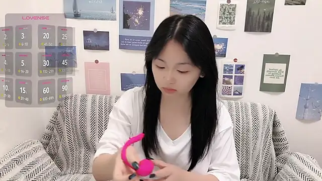 Snapshot of LiLiYbaby chatting on 09/14/25, 06:01 LiLiYbaby online show from 09/14/25, 06:01