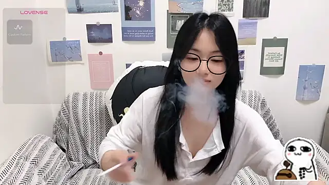 Snapshot of LiLiYbaby chatting on 06/07/26, 06:39 LiLiYbaby online show from 06/07/26, 06:39