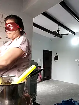 Snapshot of Punjabi_beauty123 chatting on 10/28/25, 05:22 Punjabi beauty123 online show from 10/28/25, 05:22