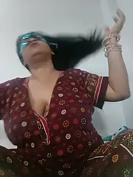 Snapshot of Punjabi_beauty123 chatting on 10/31/25, 03:07 Punjabi beauty123 online show from 10/31/25, 03:07