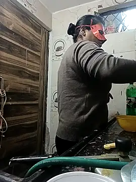 Snapshot of Punjabi_beauty123 chatting on 12/05/25, 08:12 Punjabi beauty123 online show from 12/05/25, 08:12