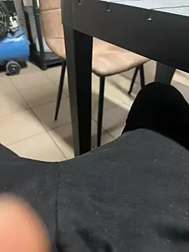 daubine46 online show from 04/01/26, 01:41