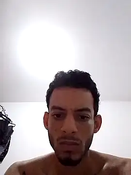 Snapshot of alvaroenriqe23 chatting on 10/17/25, 06:43 alvaroenriqe23 online show from 10/17/25, 06:43