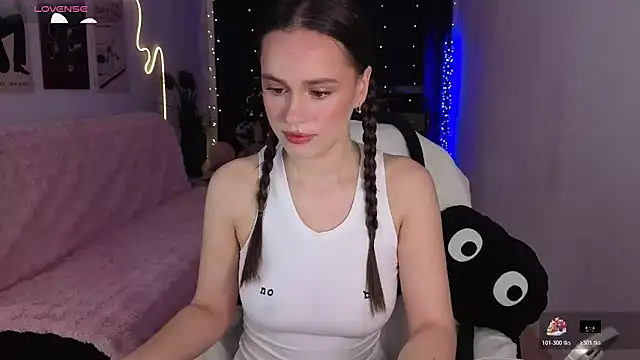 Emillias online show from 12/23/25, 08:01