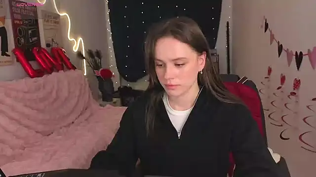 Emillias online show from 02/12/26, 02:01