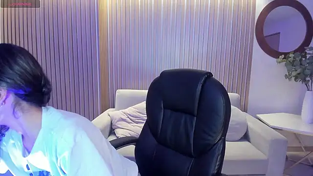 TaraLawrence online show from 02/28/25, 03:37