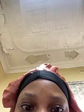 Snapshot of BeautyAuroa chatting on 02/17/25, 08:26 BeautyAuroa online show from 02/17/25, 08:26