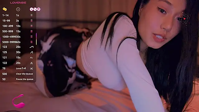 Snapshot of kimmy_chi_ chatting on 10/13/25, 06:19 kimmy chi  online show from 10/13/25, 06:19