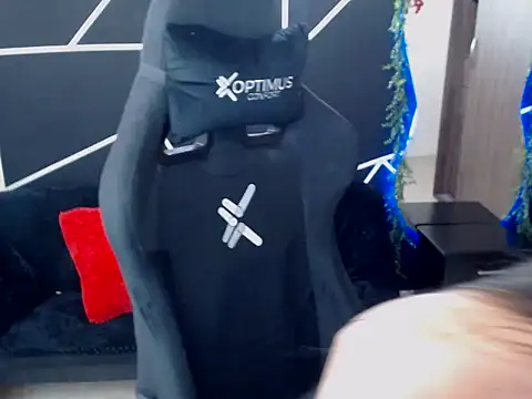 Snapshot of LUCY_LI chatting on 09/11/25, 06:19 LUCY LI online show from 09/11/25, 06:19