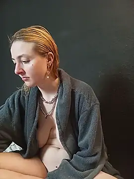 Sexy-Milf-Big online show from 12/17/24, 10:11