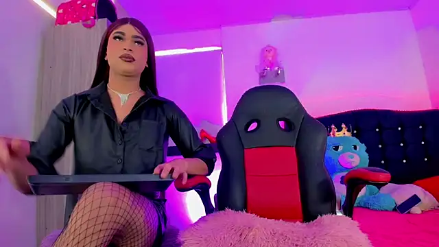 Hellen moons   online show from 11/05/25, 07:14