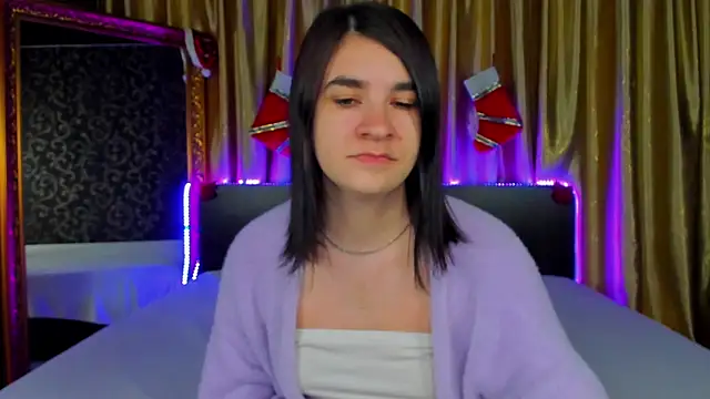  Polly Love  online show from 12/15/25, 01:15