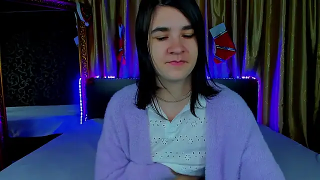  Polly Love  online show from 12/22/25, 07:05