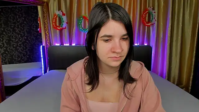  Polly Love  online show from 04/06/26, 06:03