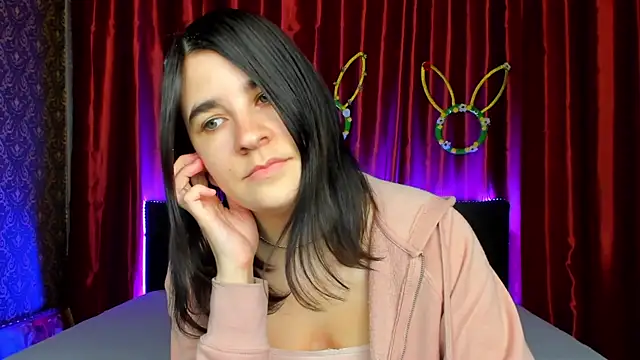  Polly Love  online show from 04/11/26, 07:56