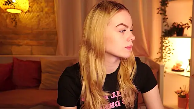 sn0w barbie online show from 10/03/25, 08:44