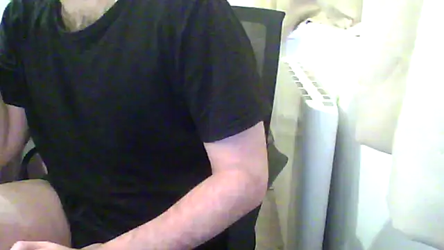 Snapshot of AshWinter chatting on 12/14/24, 03:25 AshWinter online show from 12/14/24, 03:25