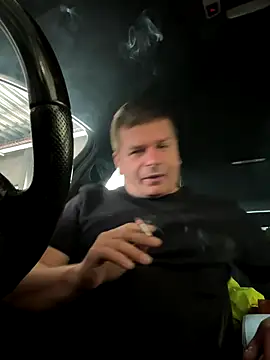 Snapshot of Dan_NFS chatting on 09/29/25, 01:49 Dan NFS online show from 09/29/25, 01:49