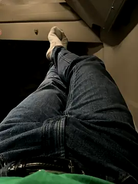 Snapshot of Dan_NFS chatting on 10/31/25, 06:03 Dan NFS online show from 10/31/25, 06:03