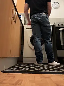 Snapshot of Dan_NFS chatting on 11/01/25, 04:14 Dan NFS online show from 11/01/25, 04:14