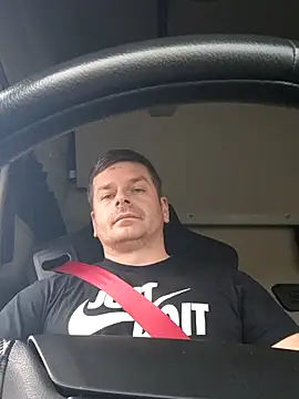 Snapshot of Dan_NFS chatting on 11/03/25, 10:05 Dan NFS online show from 11/03/25, 10:05