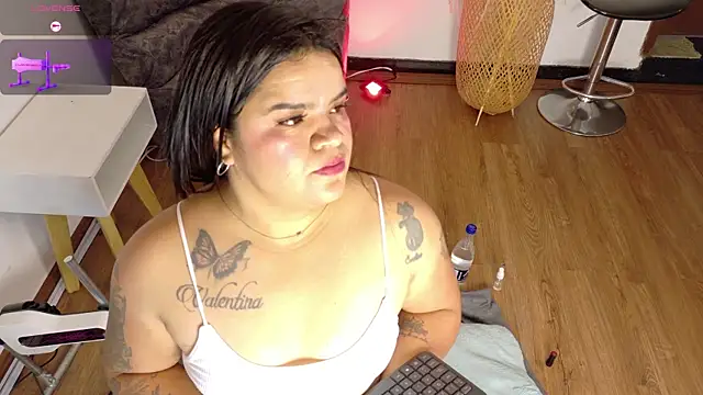 Snapshot of emma_sexxy chatting on 04/20/26, 10:29 emma sexxy online show from 04/20/26, 10:29