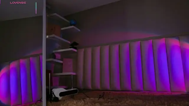 Megan mooree  online show from 12/05/25, 12:36