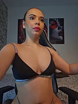 Snapshot of Antonella2_m chatting on 05/27/26, 05:10 Antonella2 m online show from 05/27/26, 05:10