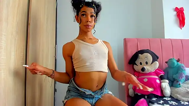 Snapshot of bloom444 chatting on 12/19/24, 01:18 bloom444 online show from 12/19/24, 01:18