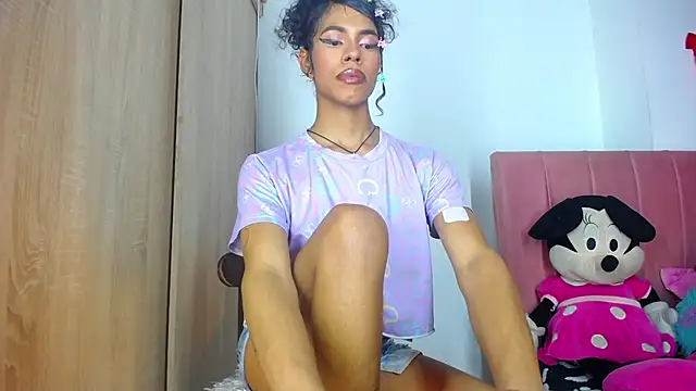 Snapshot of bloom444 chatting on 01/25/25, 12:47 bloom444 online show from 01/25/25, 12:47