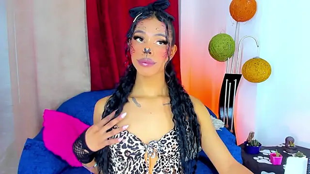 Snapshot of bloom444 chatting on 10/14/25, 11:38 bloom444 online show from 10/14/25, 11:38